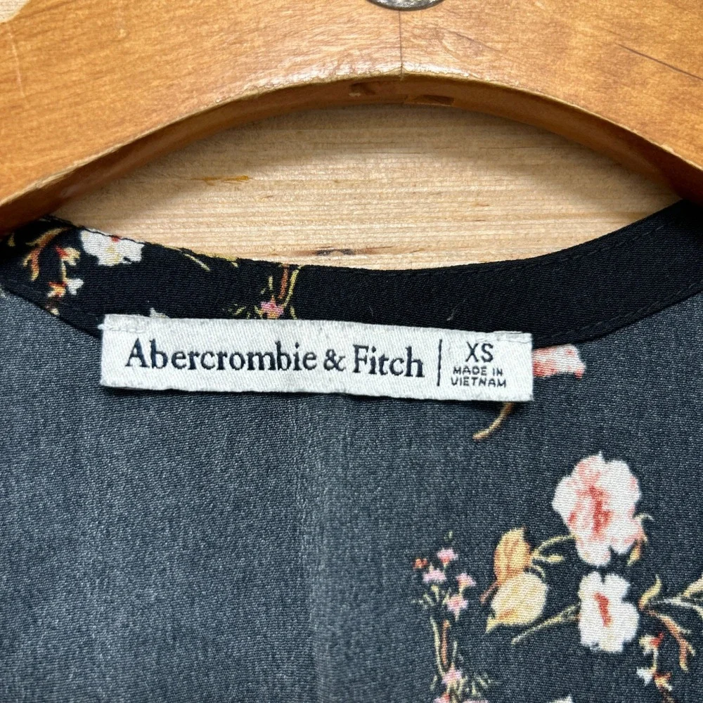 Abercrombie & Fitch Black Floral Puff Sleeve Wrap Top Smocked Back XS
